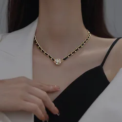 Vintage Style Leather Winding Chain Inlaid Rhinestone Magnetic Suction Necklace French Design Sense Clavicle Chain New Necklace