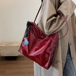 Red Patent Leather Large Capacity Tote Bag Classic Texture Shoulder Underarm Bag Lady 2023 Fall Winter New Fashion Commuter Pack