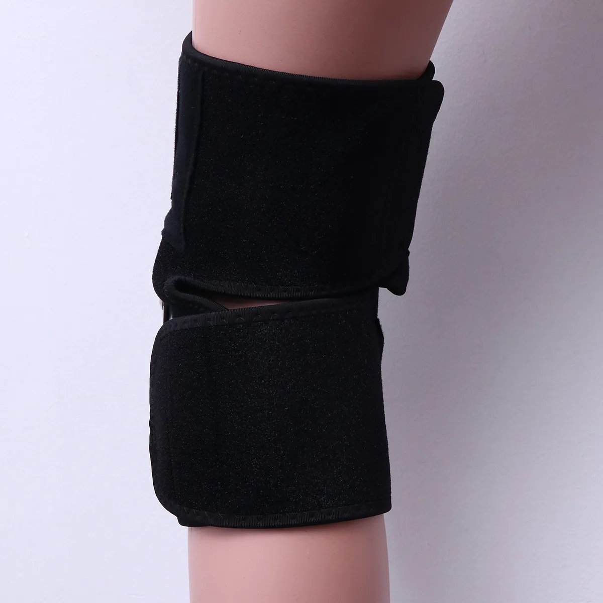 Adjustable Universal Knee Protector for Men and Women Rubber Sports Knee Support for Basketball Football Running Weight Training