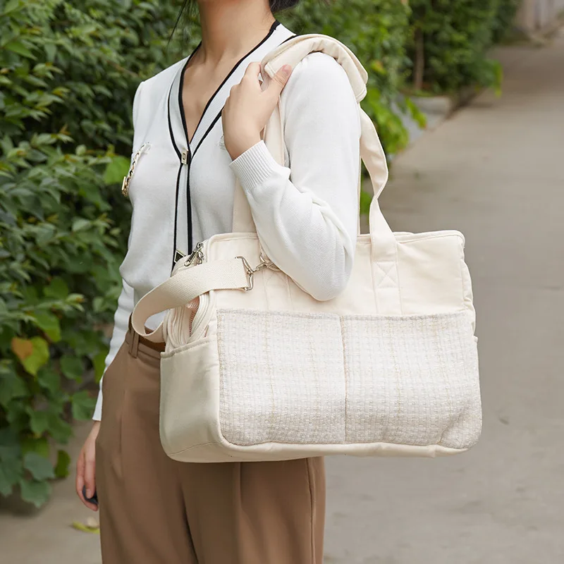 

Canvas Cat Carrying Shoulder Bag Puppy Kitten Pet Universal Bag Portable Light Pet Bag Breathable and Comfortable Easy To Clean