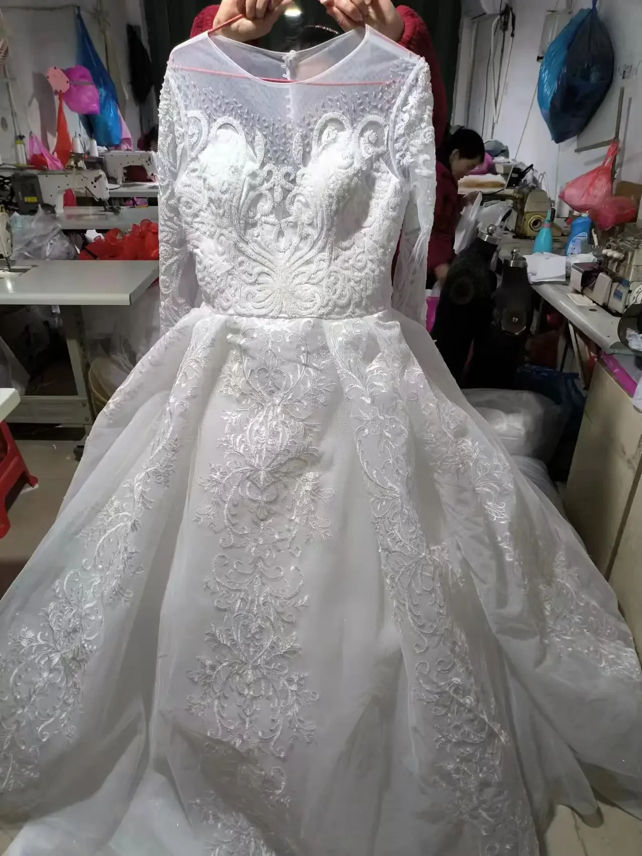 Maßgeschneidertes Ballkleid-Hochzeitskleid, Brautkleider, lange Ärmel, U-Ausschnitt, Applikation, Perlen, Brautkleider in Übergröße