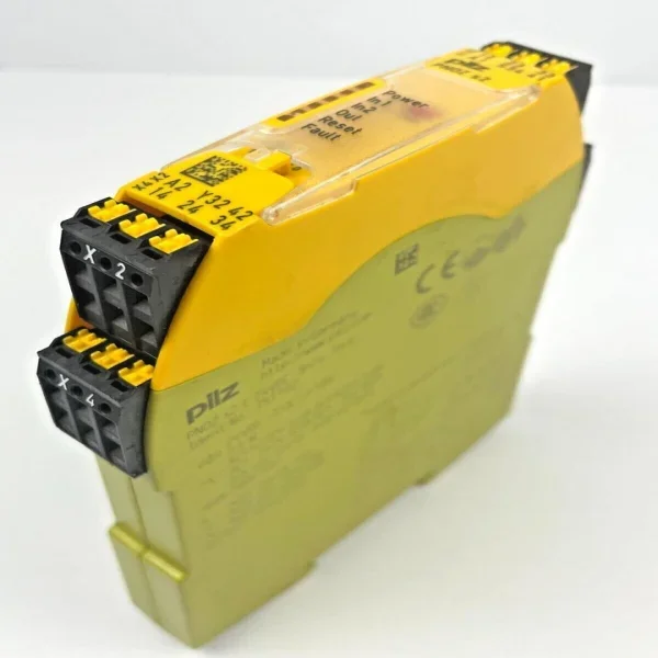 

Реле безопасности C Safety Relay 751102 24VDC 3 N/O 1 N/C, абсолютно новое, оригинальное, в наличии, для ПЛК