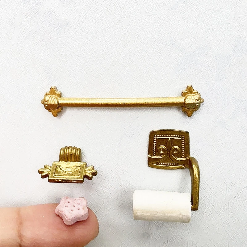 ●1/12 Dollhouse Simulation Paper Towel Rack Soap Rack Towel Rack Set Model Doll Home Miniature Bathroom Decor Toys