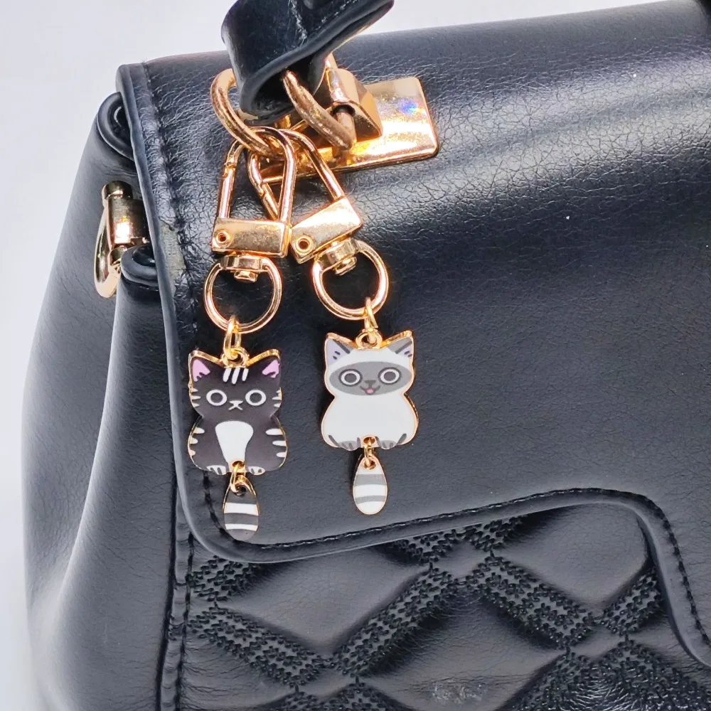 Cute and Playful Cartoon Keychain Alloy Drip Oil Little Cat Fashion Keyring Bag Pendant Exquisite Jewelry Stainless Steel Gift