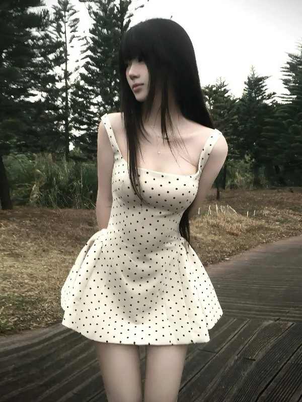 

Корейский стиль: уникальное красивое летнее платье с цветочным принтом, короткой юбкой, облегающим силуэтом, высокой талией и квадратным вырезом для молодых женщин