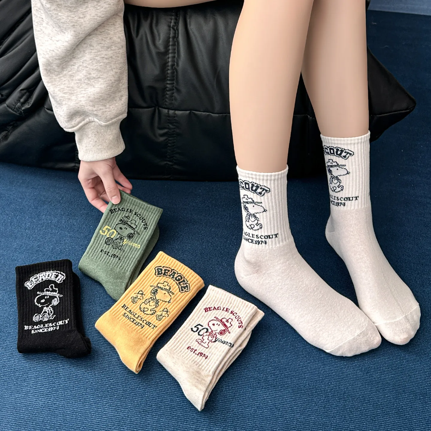 5pcs Snoopy New Premium Snoopy Socks Sports Cotton Autumn and Winter High Socks Women's College Style Ins Cotton Socks Girl Gift - view 4