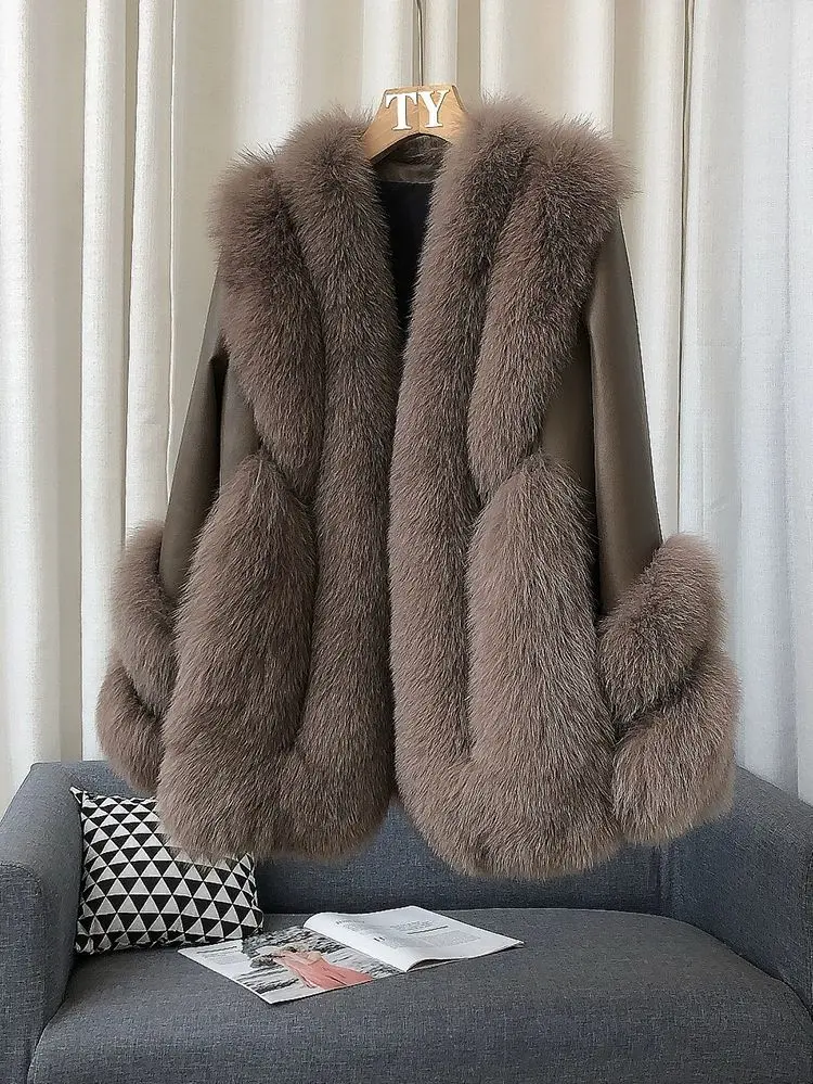 Whole Skin Fox Fur Grass Women's Mid length 2023 New Fur Integrated Sheep Skin White Duck Down Down Coat Winter