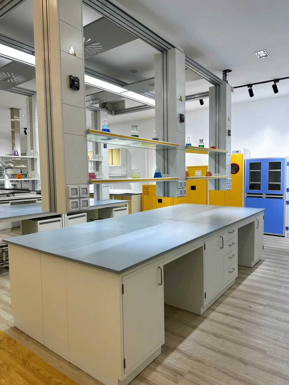 Modern Design Workstation Furniture Laboratory Desk Physics Lab Furniture Laboratory Bench Table