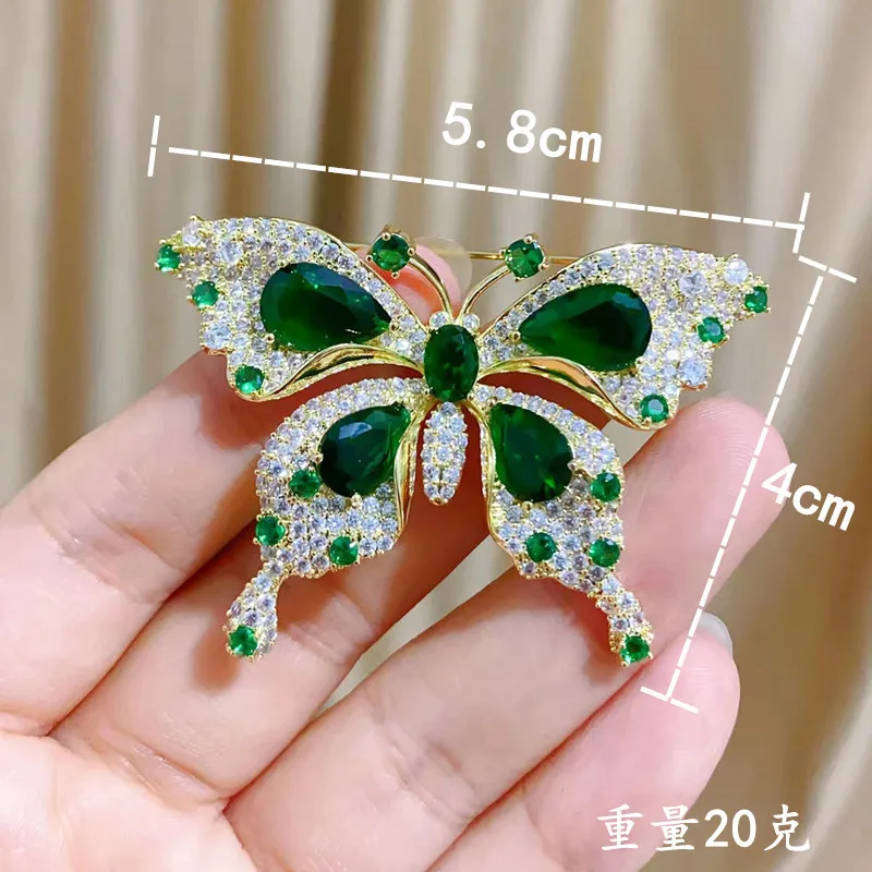 Classic Exquisite Butterfly Crystal Brooches Pins Women Shiny Rhinestone Insect Lapel Pins Badges Party Banquet New Years Gift