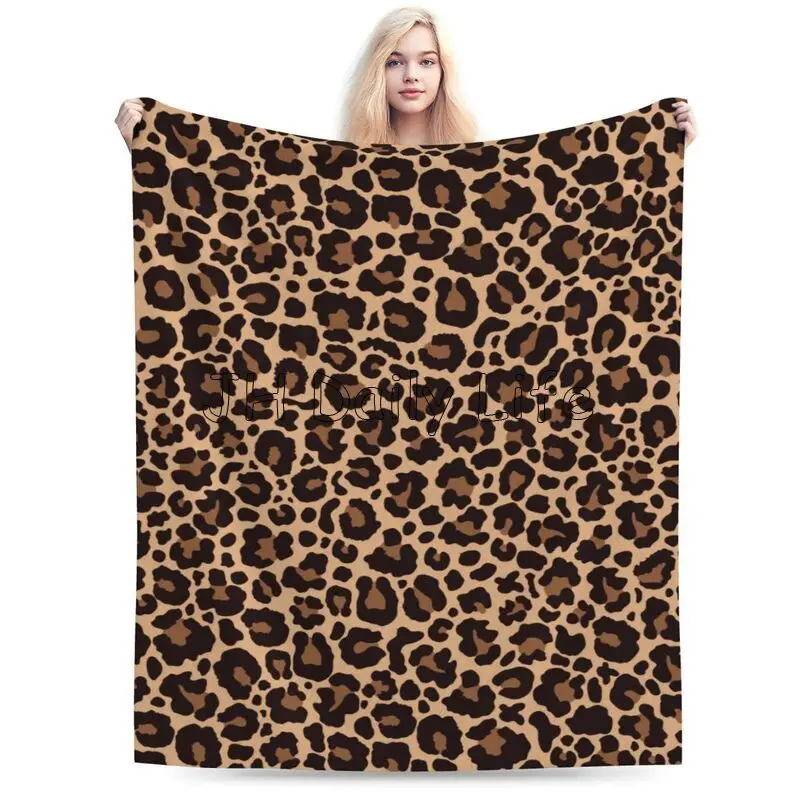 Leopard Fleece Throw Blanket for Bed Sofa Travel Camping Soft Cozy Fluffy Plush Blankets Cheetah Print Blanket for All Seasons