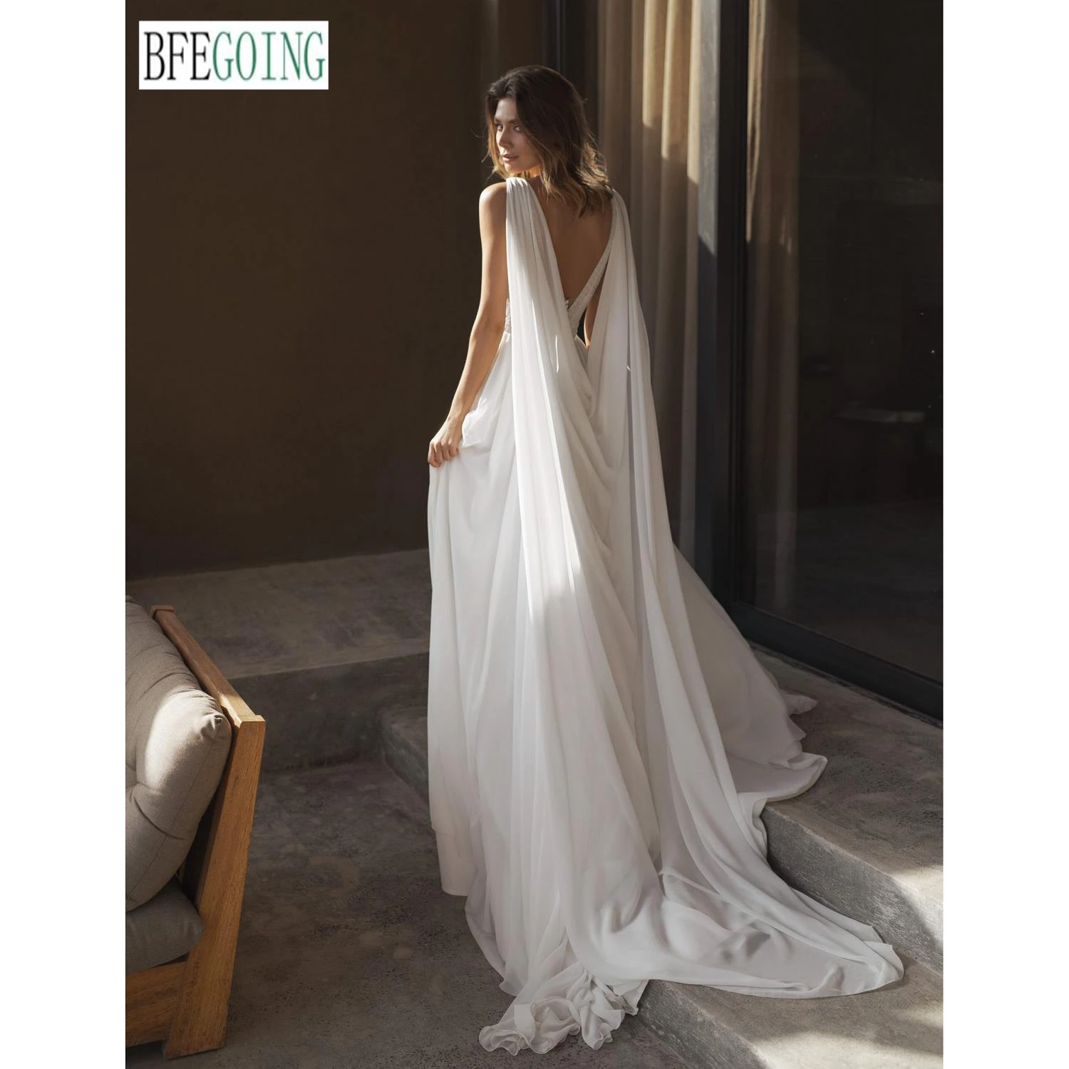 Abiti da sposa da spiaggia con scollo a v in pizzo Chiffon avorio cappella treno abiti da sposa lunghi fino al pavimento su misura gonna divisa