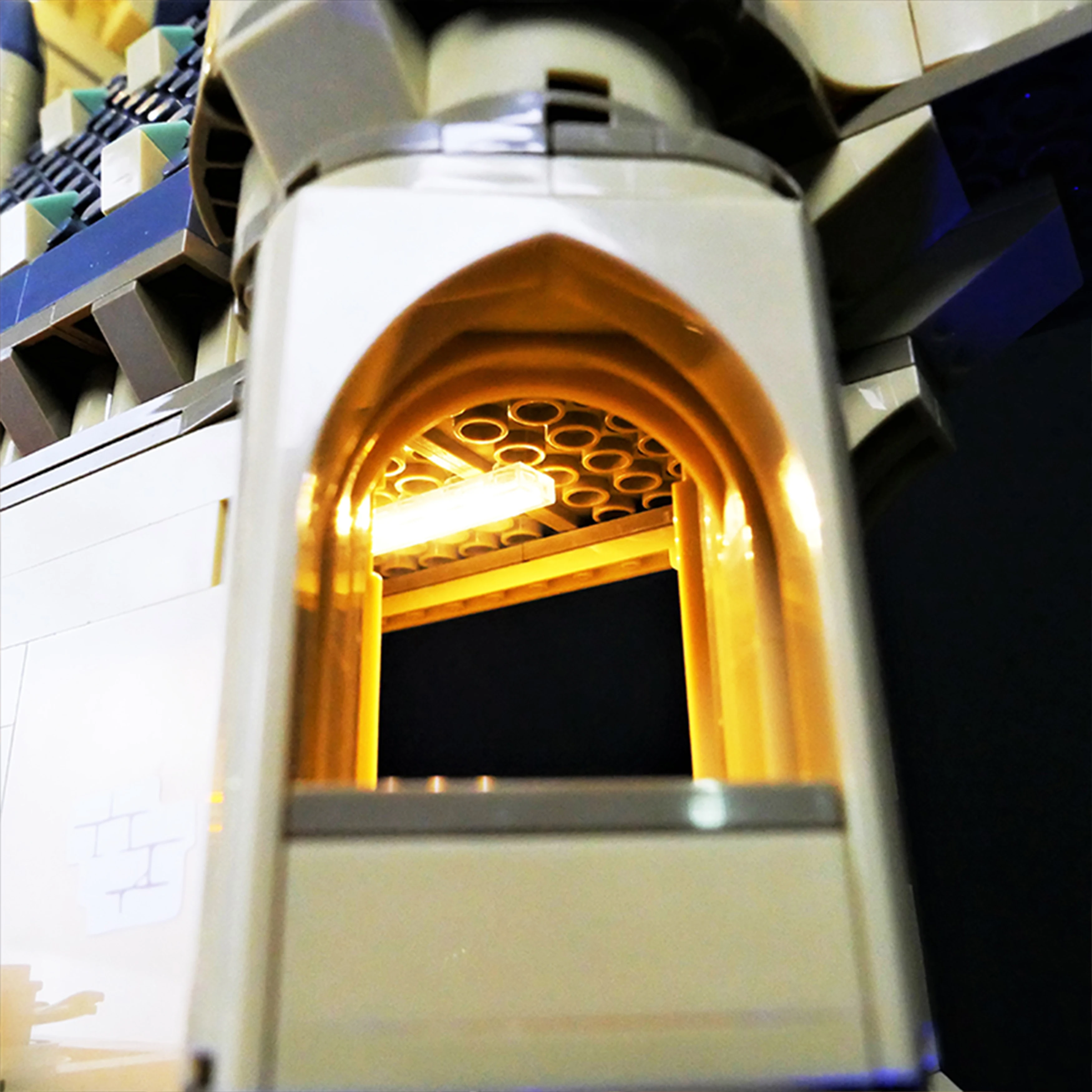 مجموعة إضاءة LED متوافقة مع مكعبات بناء البرج الرئيسية لقلعة المدرسة الساحرة 76454 مجموعة إضاءة زخرفية (أضواء فقط)