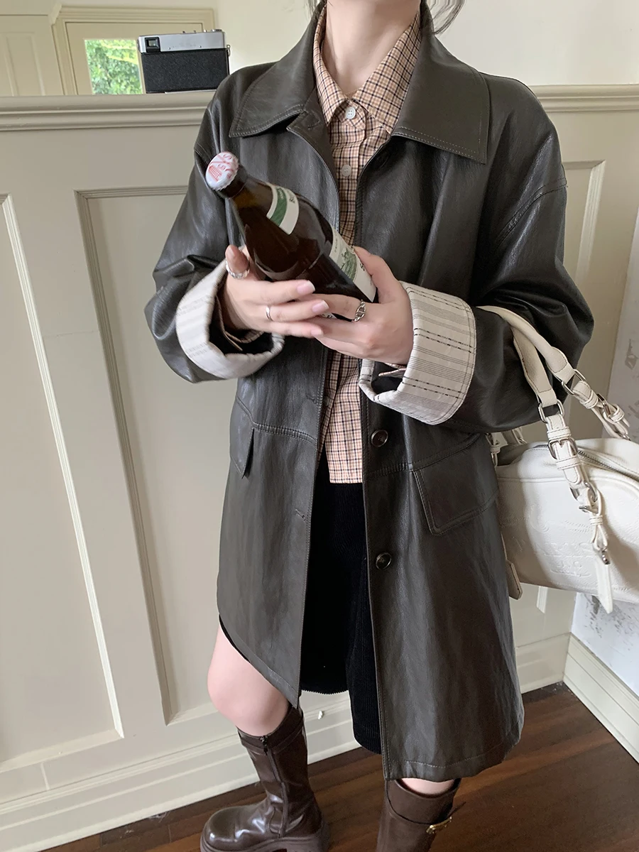 เสื้อโค้ทหนังสไตล์เรโทรลำลอง ยี่ห้อ ELINSU รุ่น Xuanxuan ปกพับ ทรงตรง ความยาวปานกลาง ติดกระดุมเม็ดเดียว