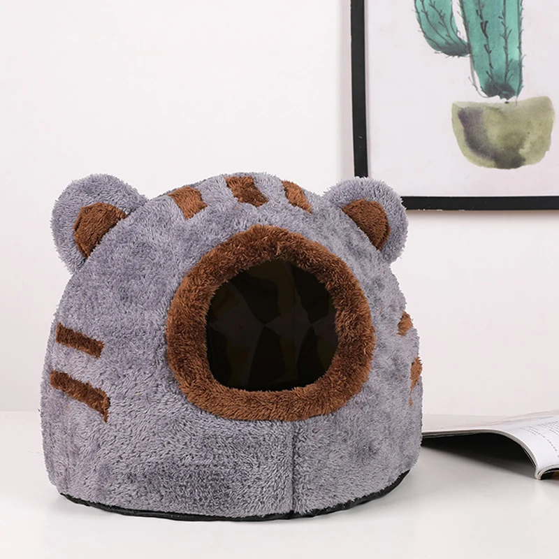 Bear-Shaped Winter Cat Bed 2
