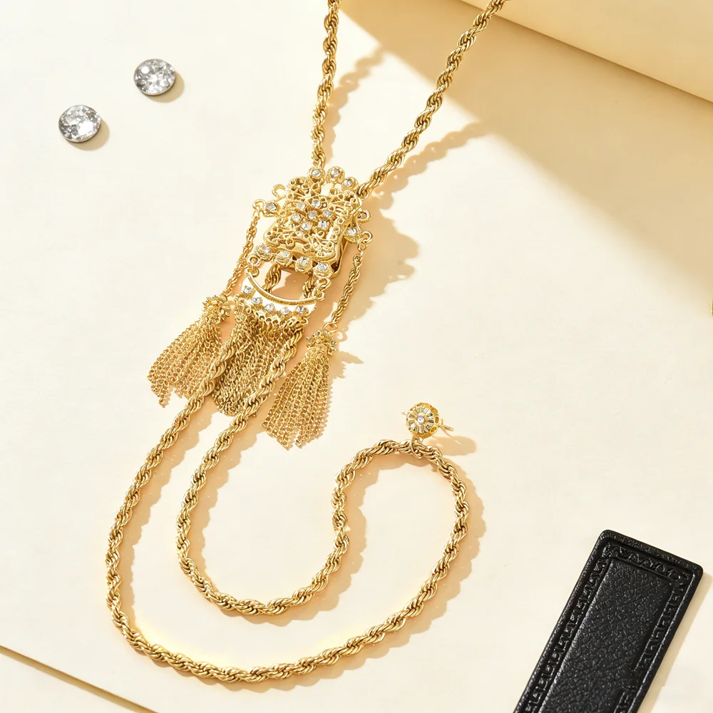 Luxurious Intricate Hollow Carved Inlaid Necklace, Gold Vintage Palace-Style Bridal Wedding Styling Essential Jewelry