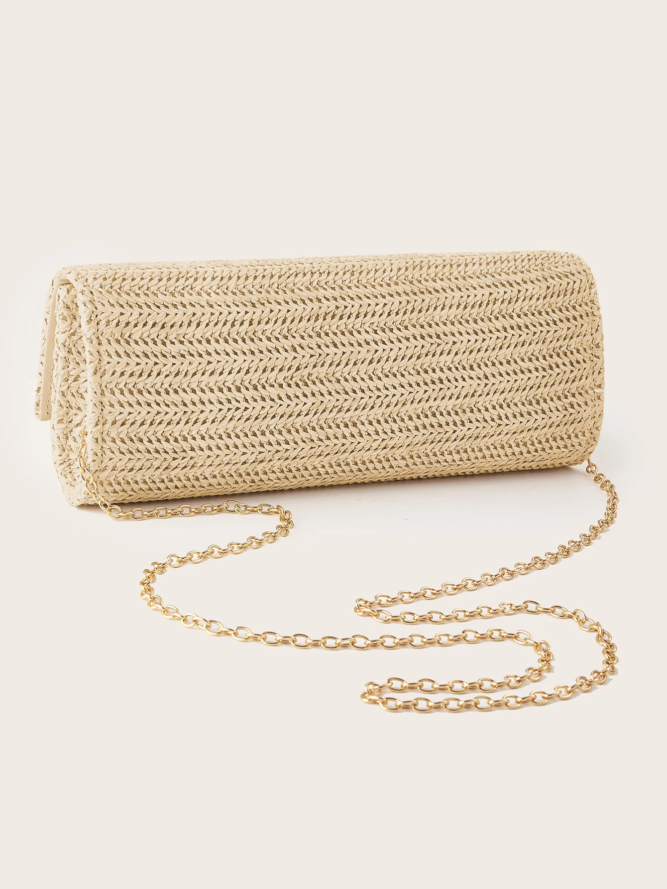 حقائب وقوابض أنيقة وأنيقة من القش، وحقائب كروس خفيفة الوزن وفاخرة، تجعل الهدية المثالية لأحبائك