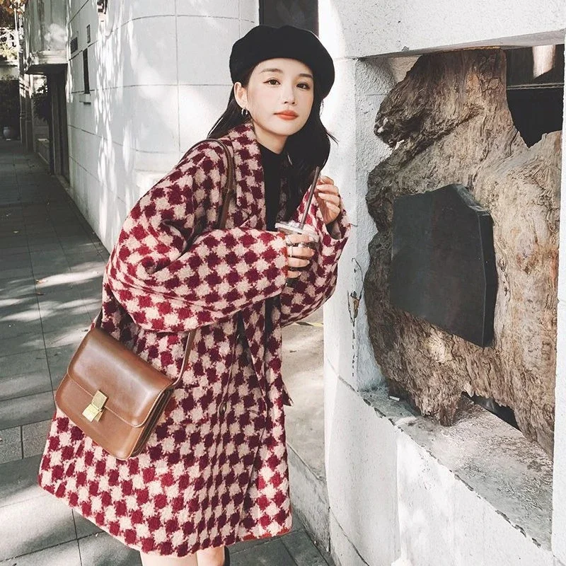 

2025 Autumn Winter New Women Quilted Red Plaid British Artistic Retro Woolen Trench Coat Autumn Winter Loose Fit Korean Casual