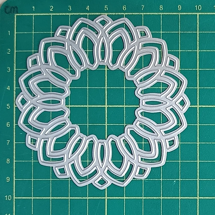 Christmas Stencil,Round Lace Frame Cutting Dies,Knife Mould for DIY Scrapbooking Photo Album Embossing Stamp Decorative Crafts