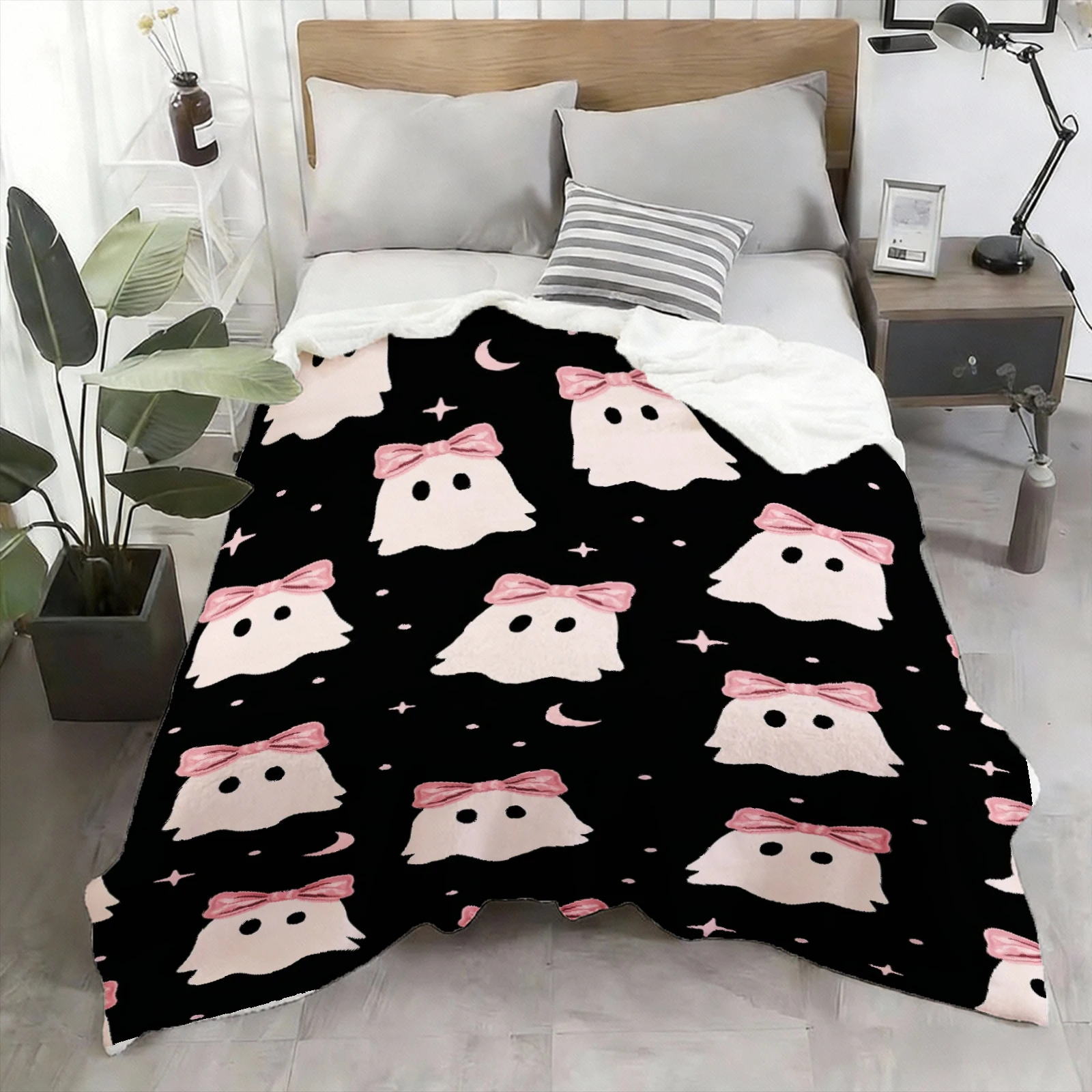 Pink Halloween 1Pc Flannel Blanket for Couch, Bedrooms  Outdoor Napping MatsMulti-Sized Napping All Seasons Warmth Giving Gift