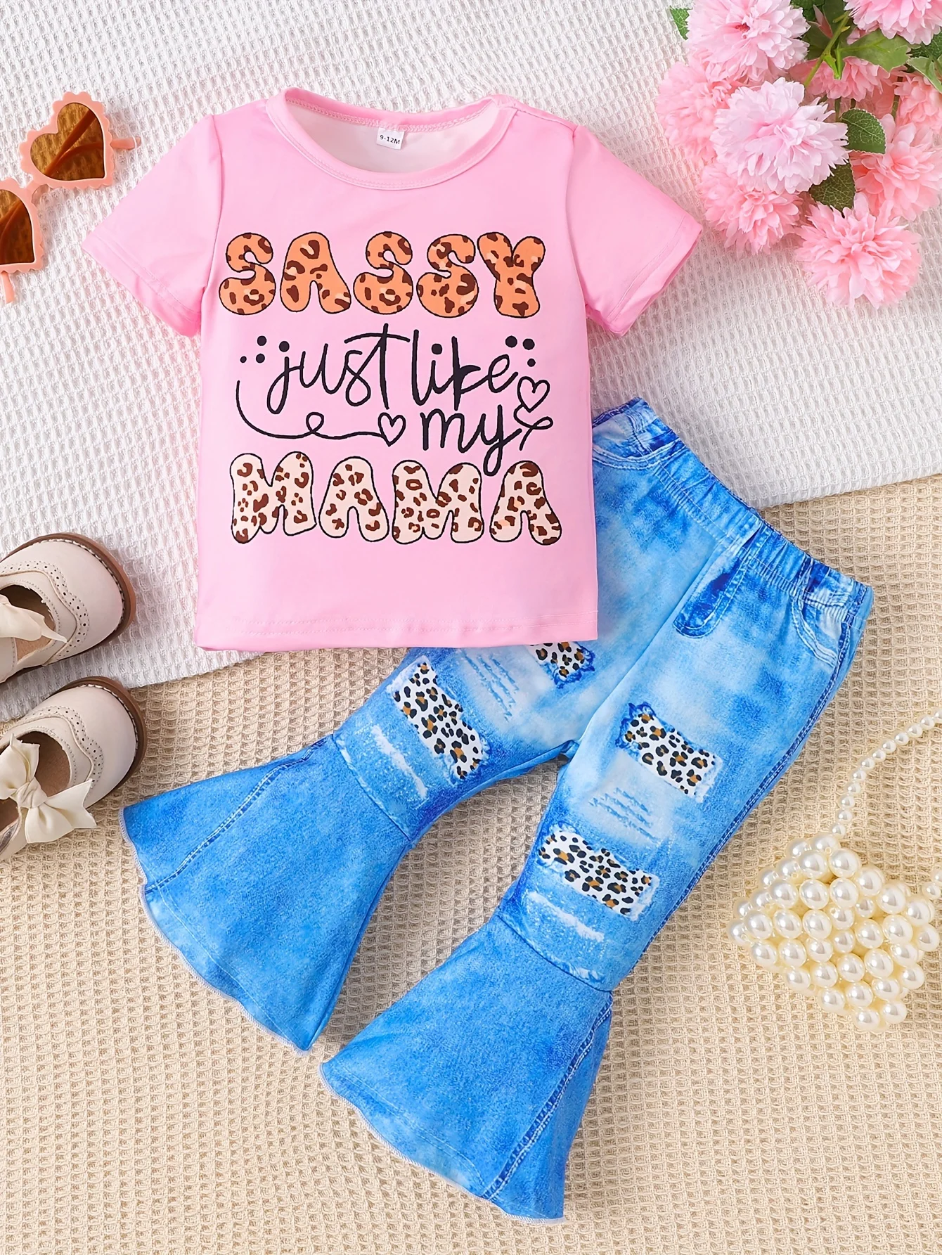 Oferta imperdível: Conjunto de roupa para meninas de 1 a 8 anos, camiseta curta rosa com estampa de letras SASSY MAMA + calça jeans estampada com efeito puff.