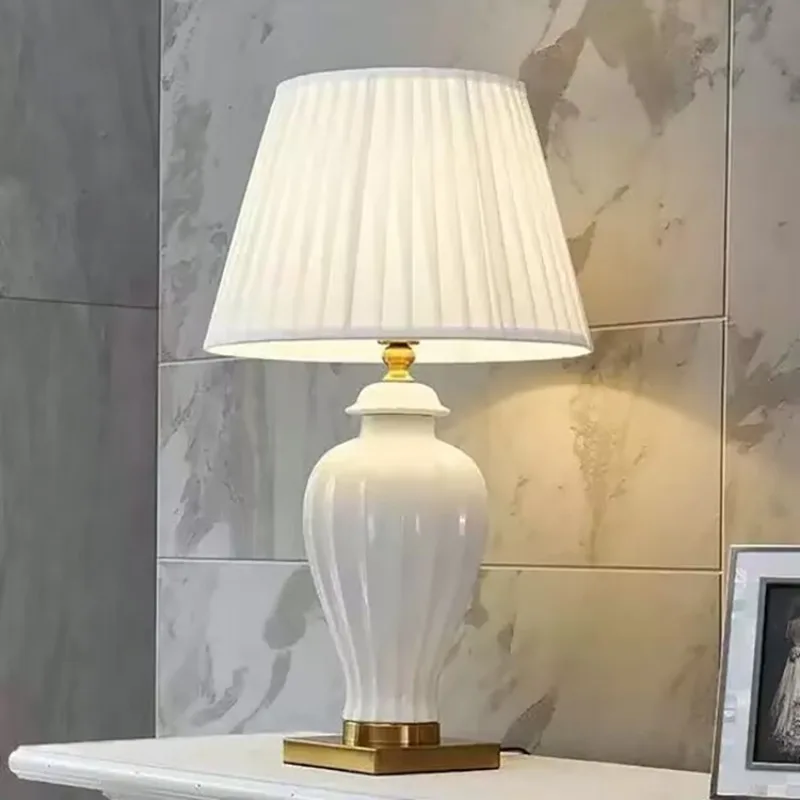 White American Minimalist Foyer Ceramic Floor Lamps European Bedroom Bedside Study Hotel Designer Pleated Fabric LED Table Light