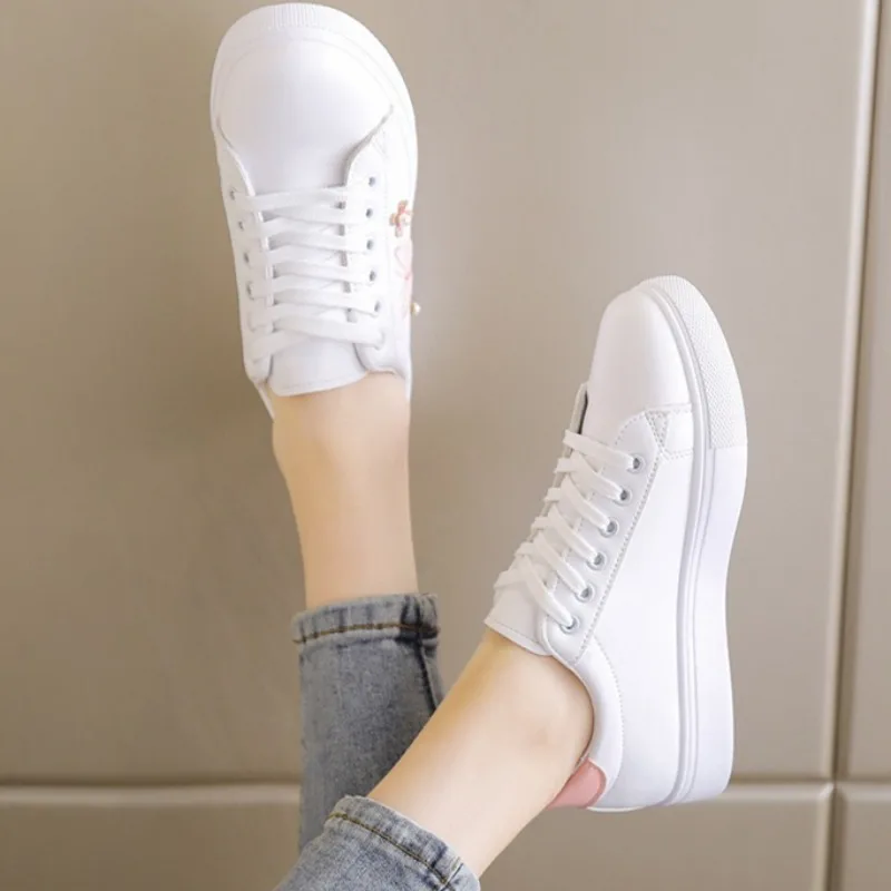 2026 New Women's Sneakers Butterfly Embroidered Flats Women's Outdoor Running Sneakers Breathable Shoes for Woman Zapatos Mujer