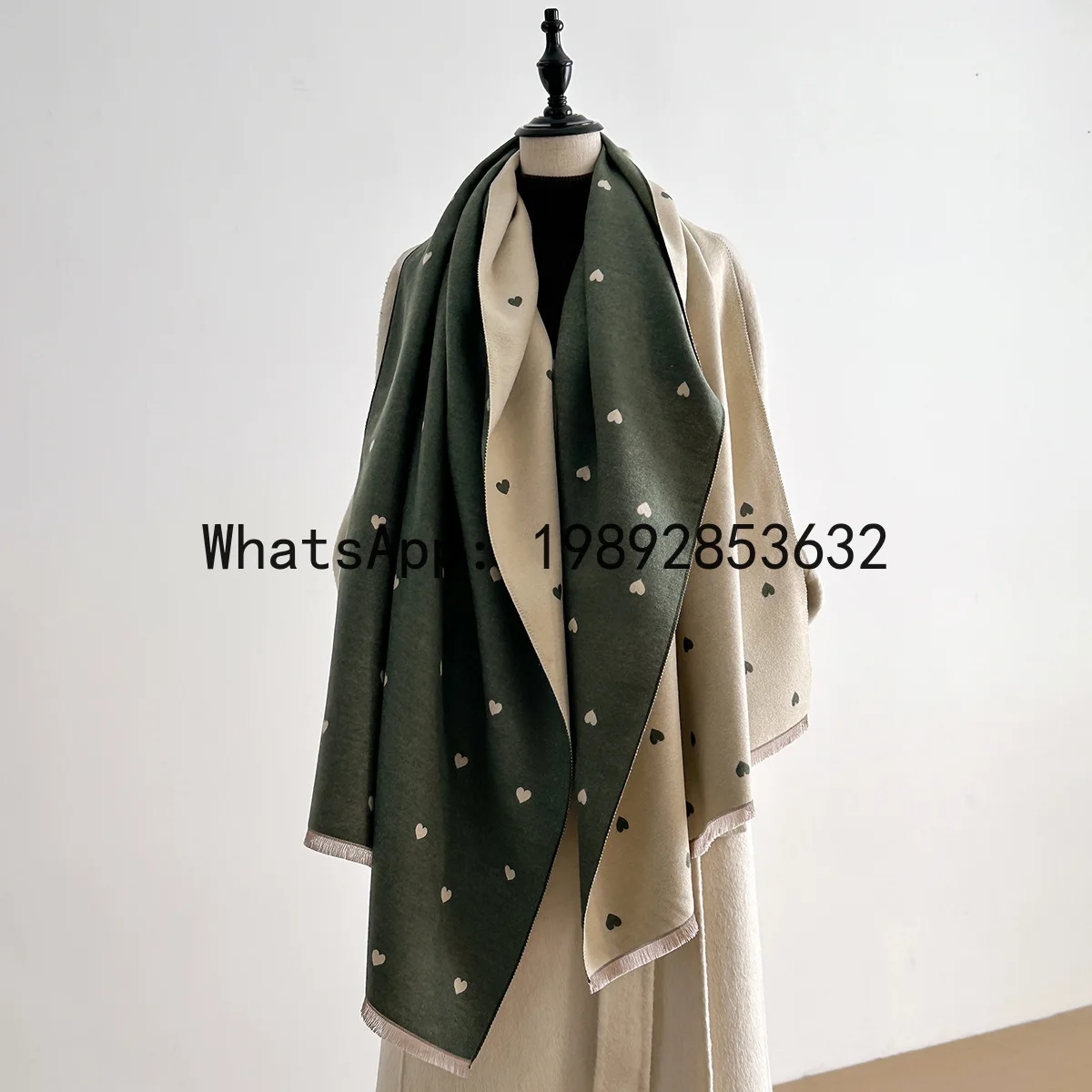 PYJ heart-shaped texture color matching fashionable double-sided women's imitation cashmere thermal scarf view 3