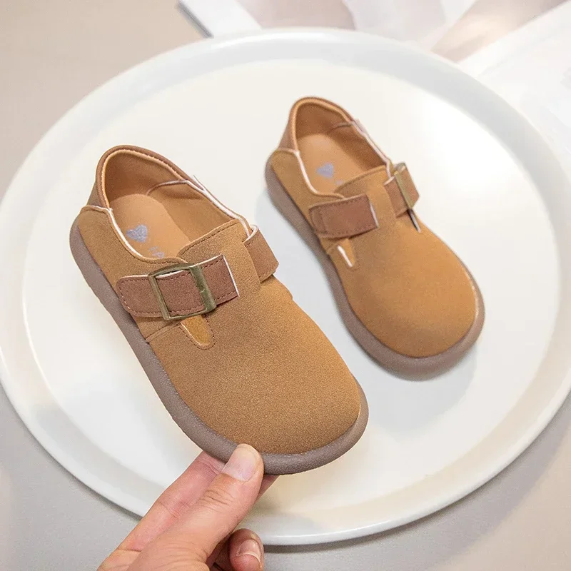 

2026 New Girls Shoes Retro Simple Children Fashion Leather Shoes Soft Non-slip Boys Versatile Kids Causal Shoes Spring Autumn
