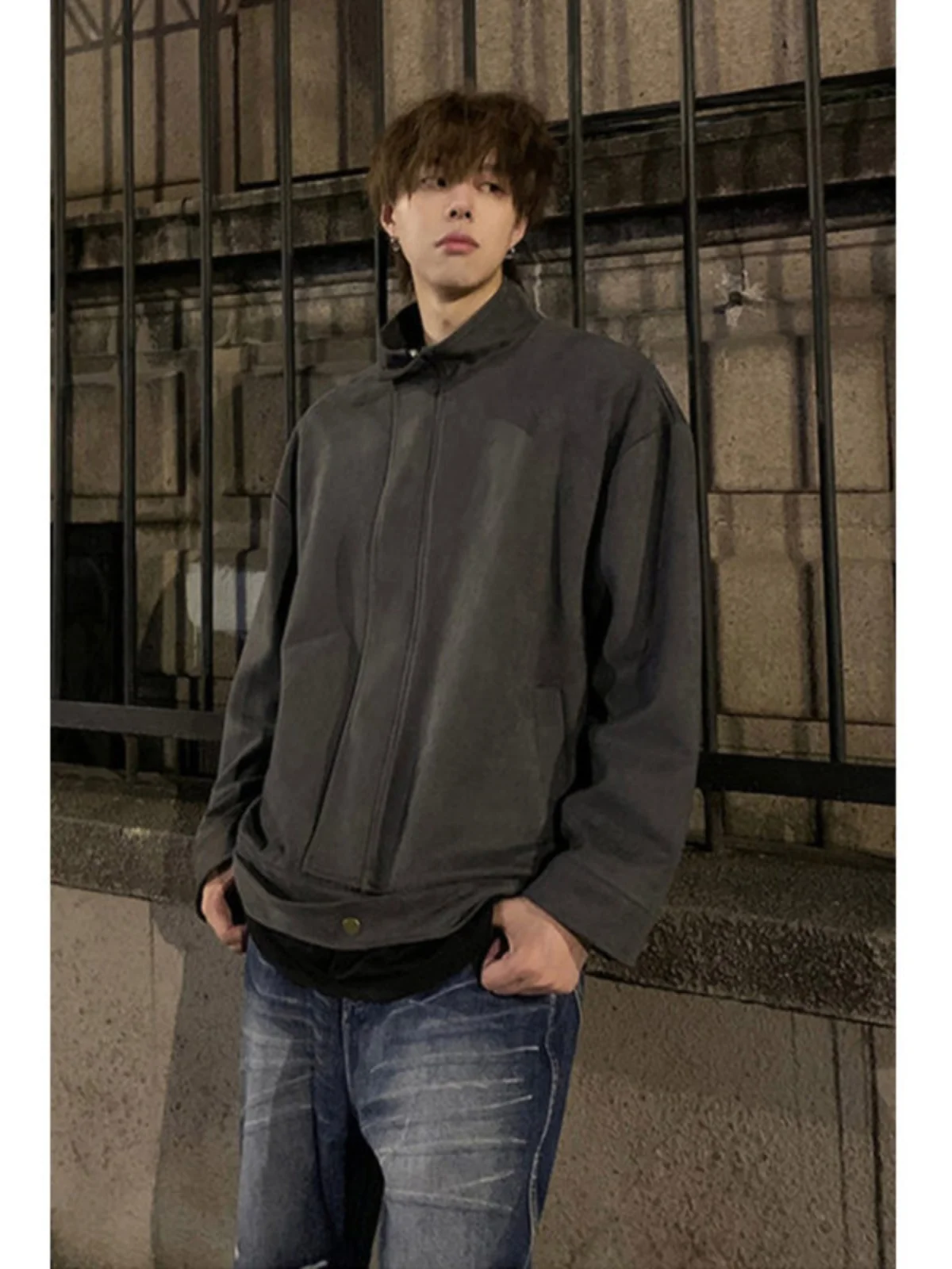 

Мужская замшевая куртка Cleanfit: весенне-осенняя, в американском уличном стиле, с заклепками, воротником-стойкой, рабочая одежда, верхняя одежда