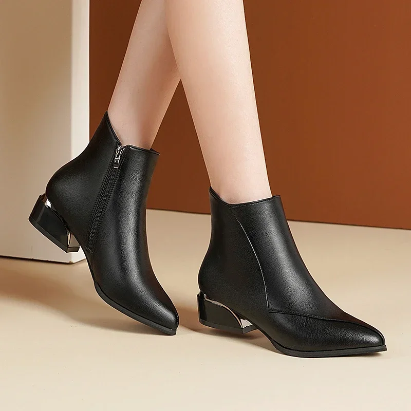 Herbst und Winter 2026 Damenstiefel Britischer Stil Modische Stiefel für Frauen Neue Dickabsatzige Übergroße Modische Kurzstiefel – Detail 19