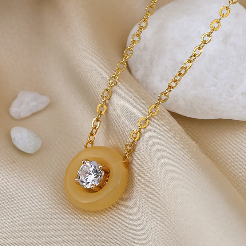 Nuovissima catena per clavicola con zirconi e calcedonio a bolle rotonde, una collana da donna alla moda e semplice