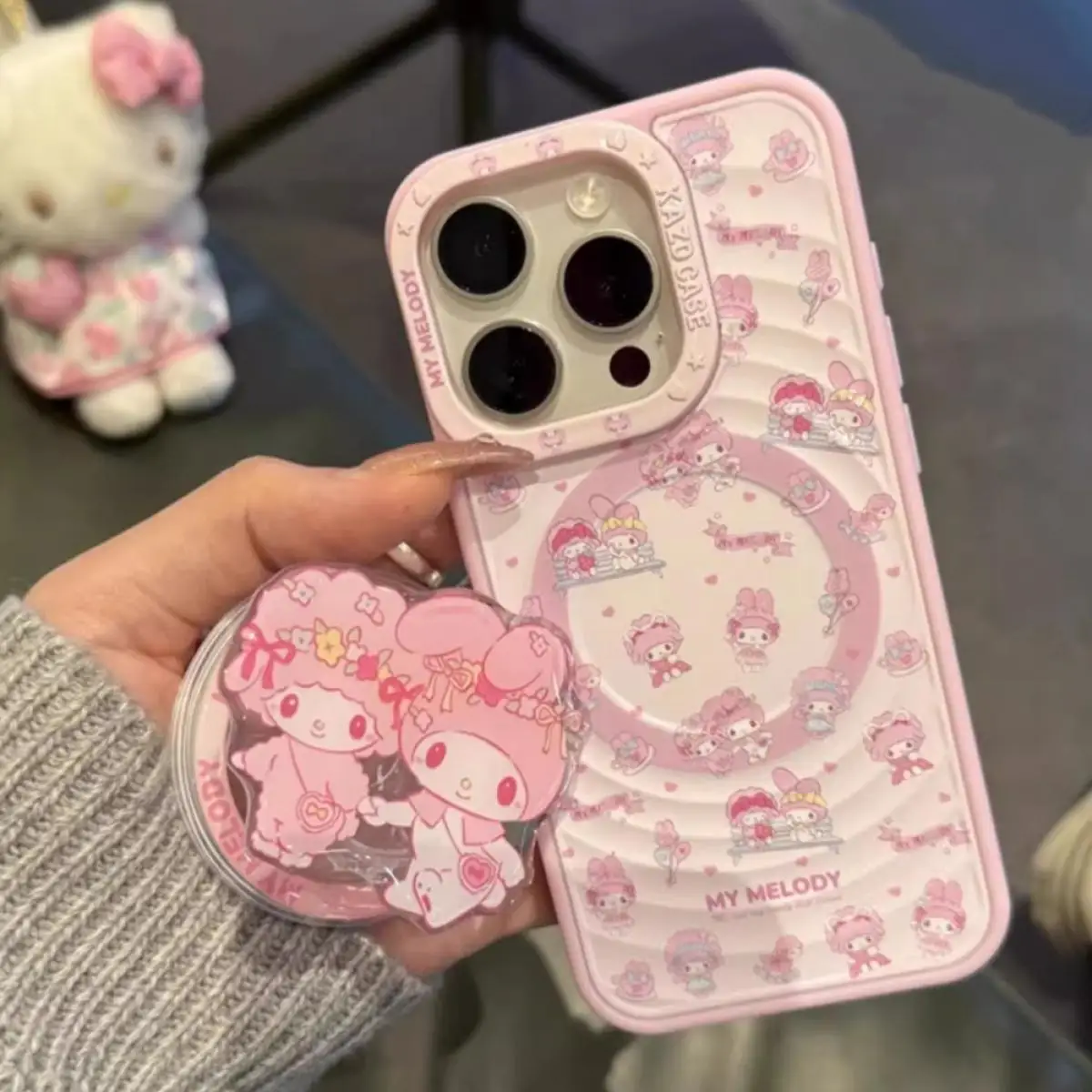 

Магнитная подставка с милой мультяшной мелодией подходит для чехлов для телефонов серии 15, 14, 13, изысканный подарок для друзей