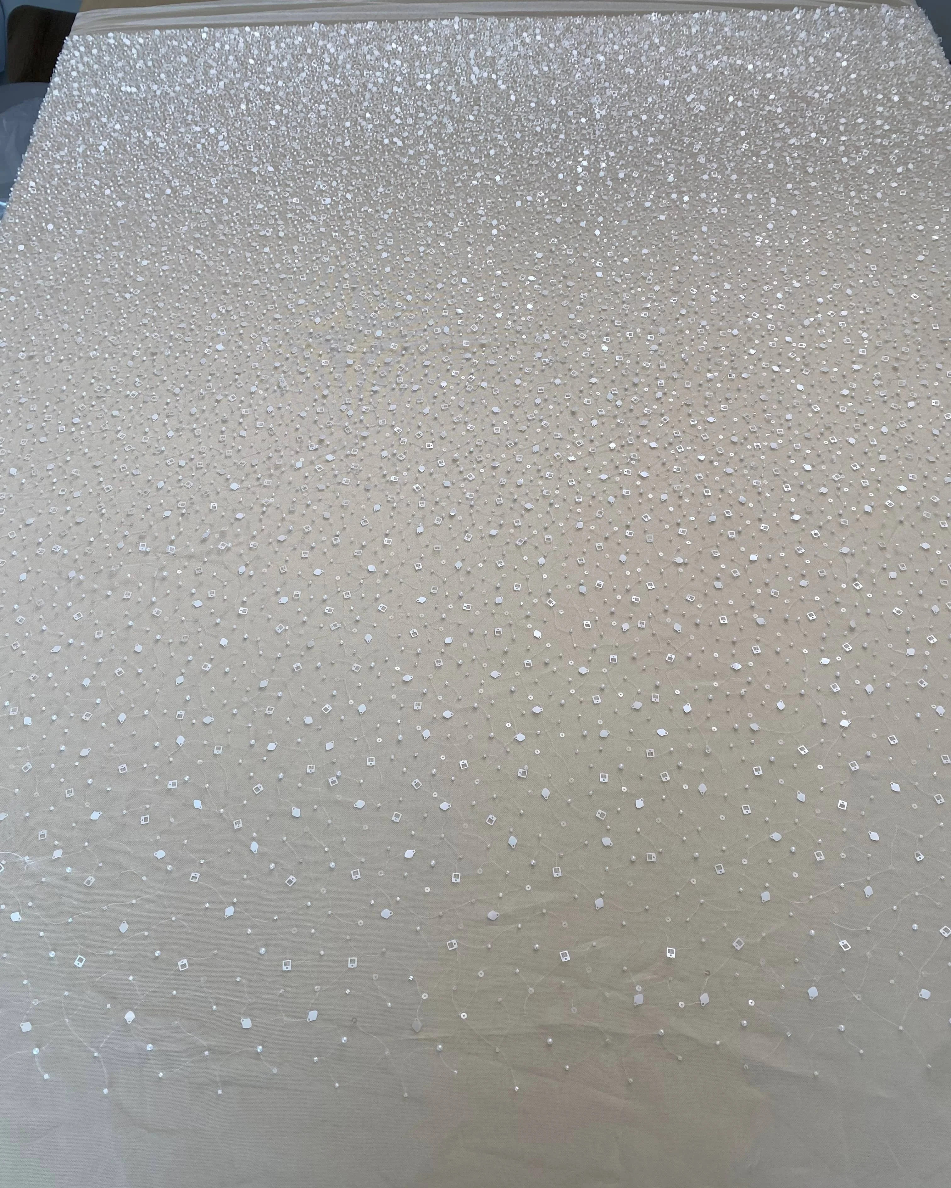 

Dense silver glitter squares sparkle like countless tiny diamonds, bringing a luxurious shimmer, ideal for adding glamour