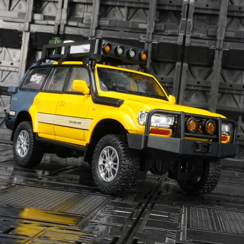 Modelo de vehículo todoterreno de aleación Toyota Land Cruiser LC80 1:24 con puertas de sonido y luz y capó del motor, el maletero se puede abrir