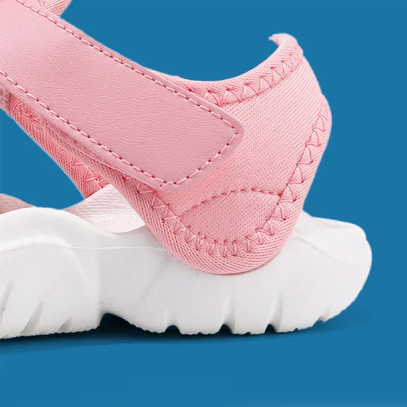 Sepatu bayi 13.7-21cm 2024 musim panas baru bayi laki-laki bersirkulasi sandal antiselip baru lahir sepatu jalan empuk sepatu bayi perempuan Sandalia