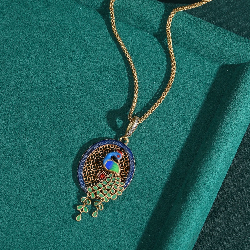 

Vintage Green Peacock Pendant Necklace Woman Gold Color Chain Wedding Elegant Luxury Quality Gift Daily Formal Designer Fashion