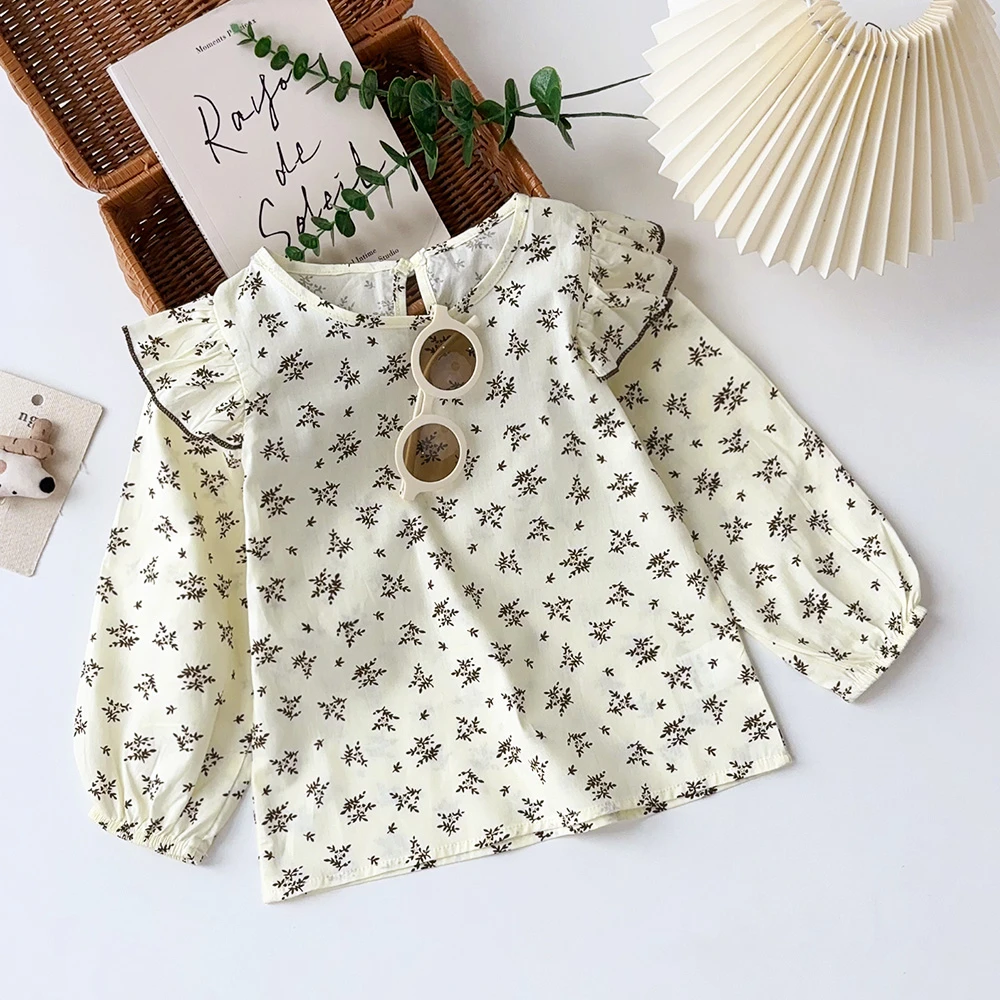 

New Autumn 2024 Children's Clothing Long Sleeved Beige Floral Flying Sleeves Long Sleeved Top Suitable for Casual Girls Aged 3-6