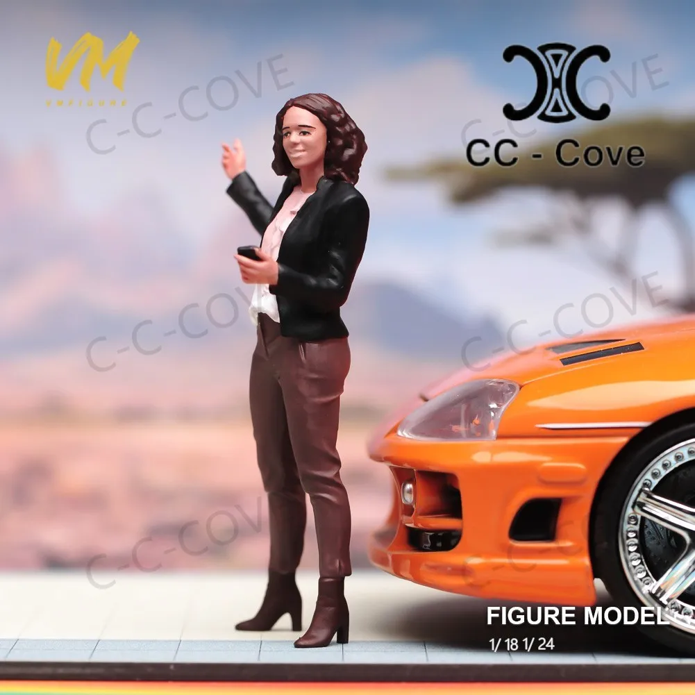 Fine Painted Miniatures 1/18 1/24 1/43 1/64 1/87 전화 그림 모델 장난감을 들고 자신감있는 흑인 여성 선물보기 장식