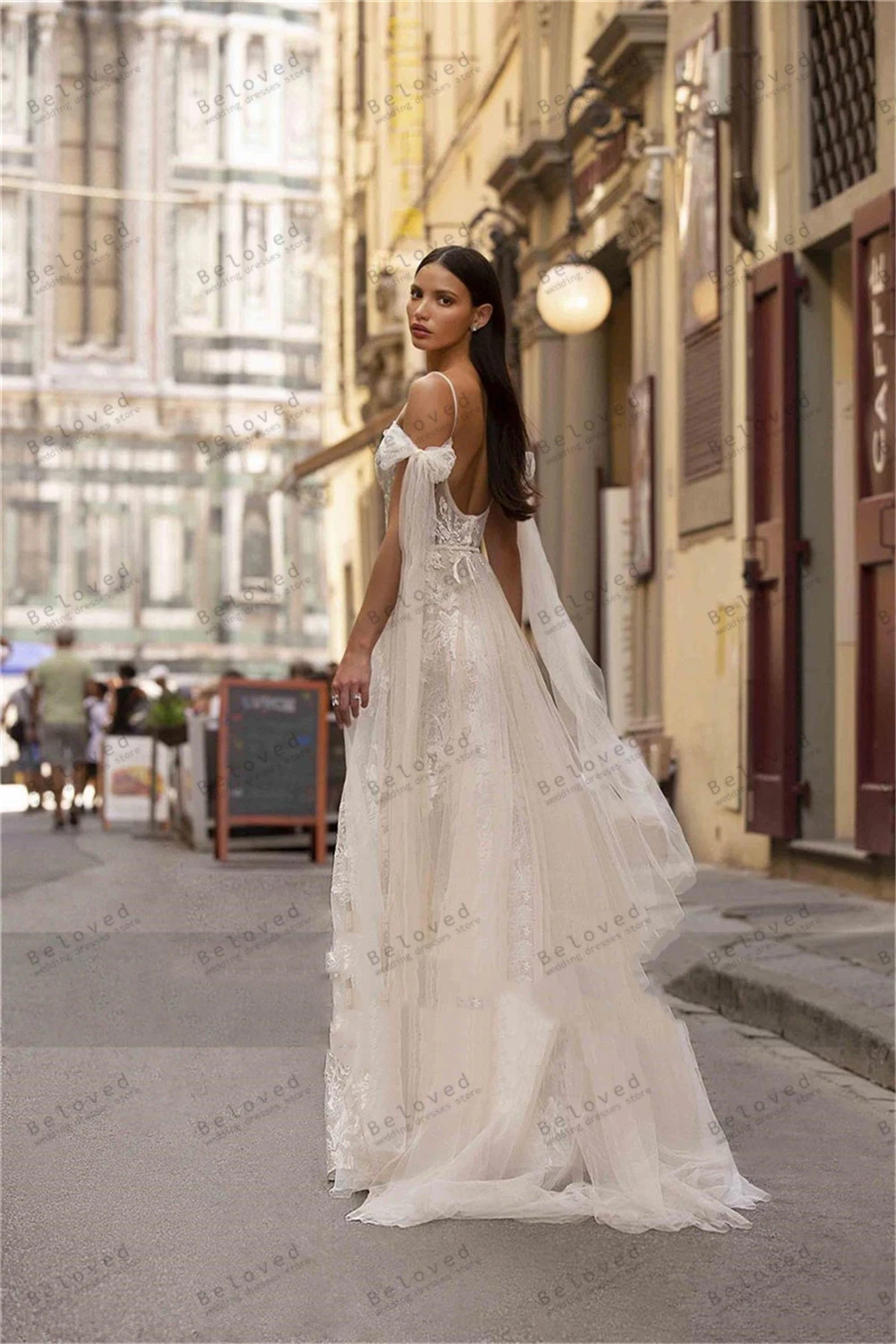 Suknie ślubne w stylu Vintage suknie ślubne o linii A bez szat na ramionach eleganckie tiulowe szaty warstwowe koronkowe aplikacje Vestidos De Novia