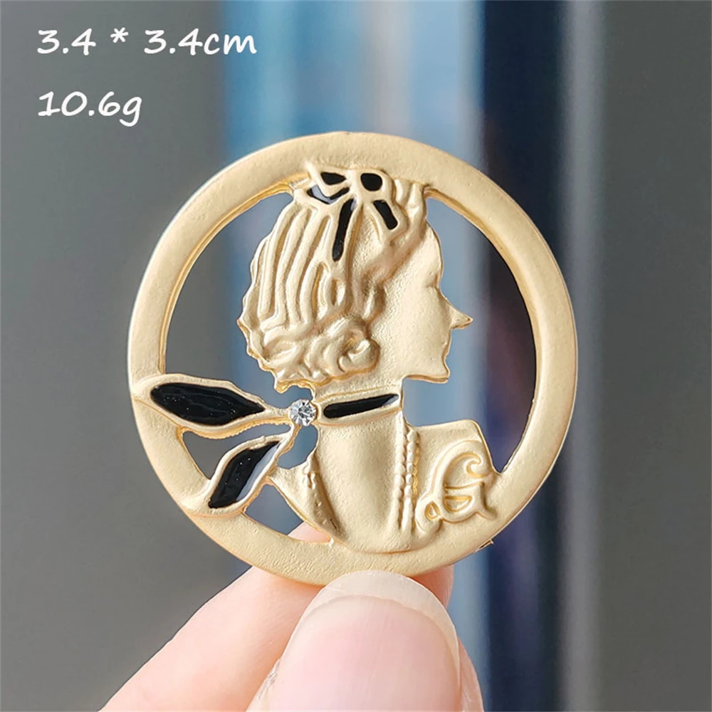 Fashion Classic Baroque Lion Brooches For Man Unisex Simple Vintage Metal Animal Brooch Pins Jewelry Gifts Clothing Accessories