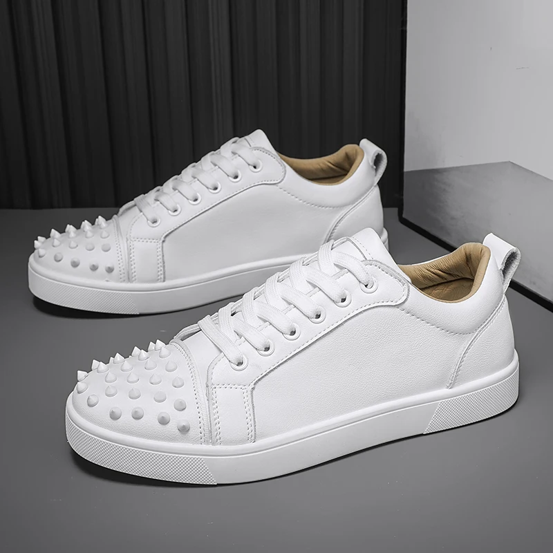 HKDQ White Rivet Designer Shoes Men Street Outdoor Leather Casual Sneakers For Men Fashion Comfortable Men's Skateboard Shoes