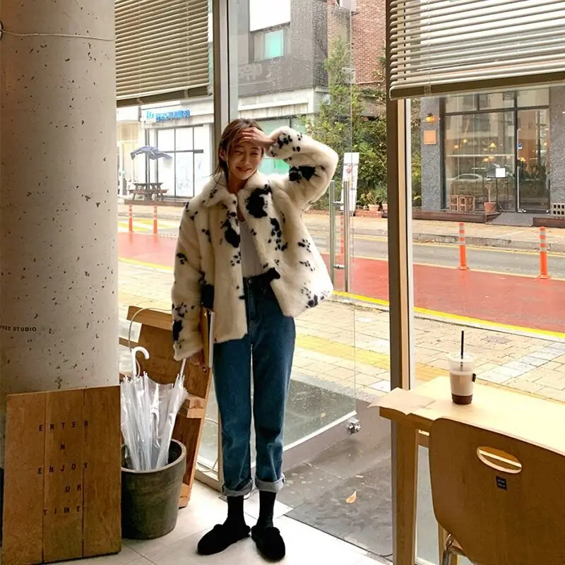 المرأة طباعة فو الفراء معطف دافئ التلبيب سميكة كاملة الأكمام سترة عارضة سترة ملابس خارجية أنيقة الخريف الشتاء الشارع الشهير