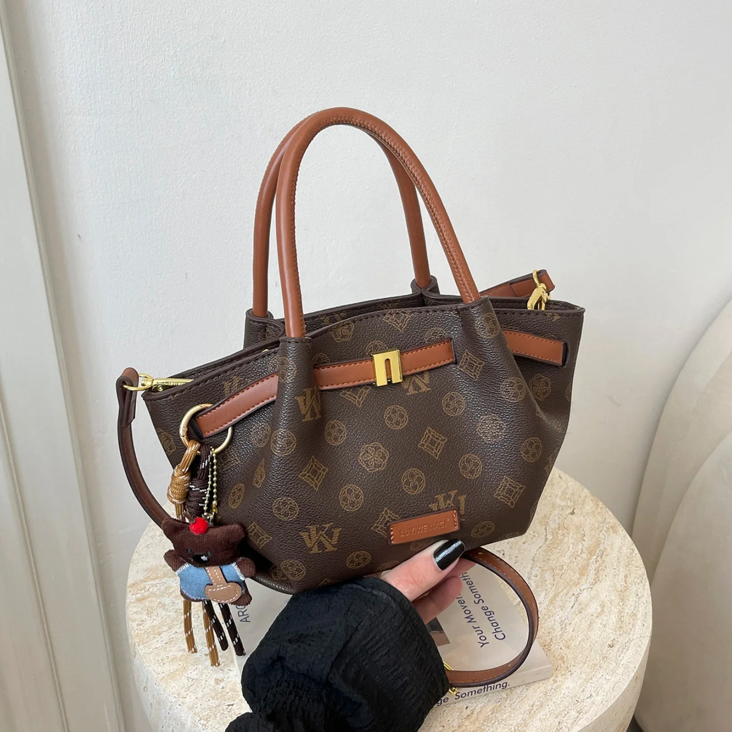Retro Pattern Bucket Basket Handbag for Women, Classic Monogram Printed Top Handle Bag, Versatile Crossbody Shoulder Purse
