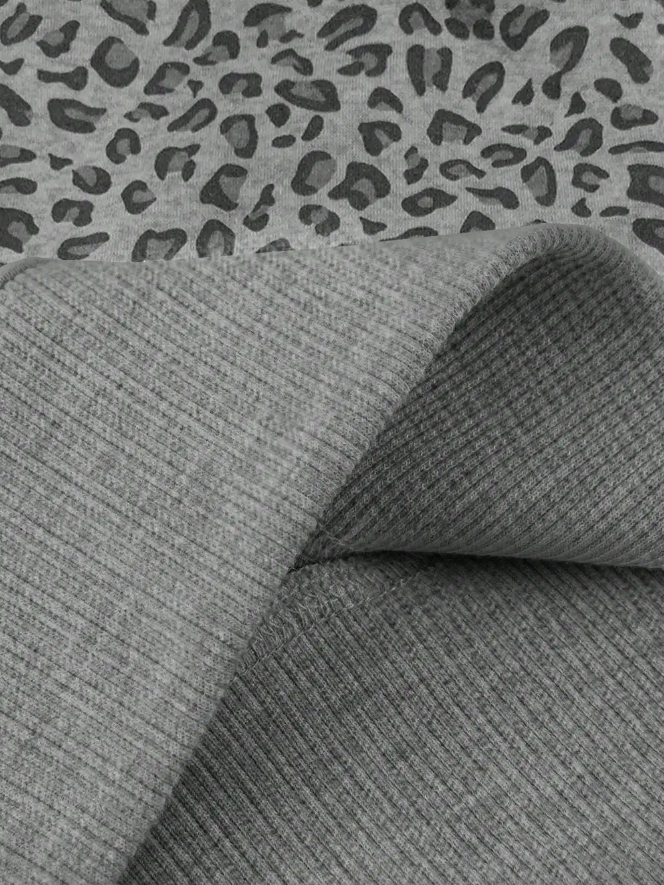 Moletom feminino com capuz com estampa de leopardo cinza, ajuste solto casual com capuz com cordão