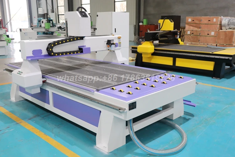 AccTek-máquina enrutadora CNC de madera 3D, maquinaria de carpintería 1325, para puerta de muebles de armario, 3 ejes, enrutador de corte CNC