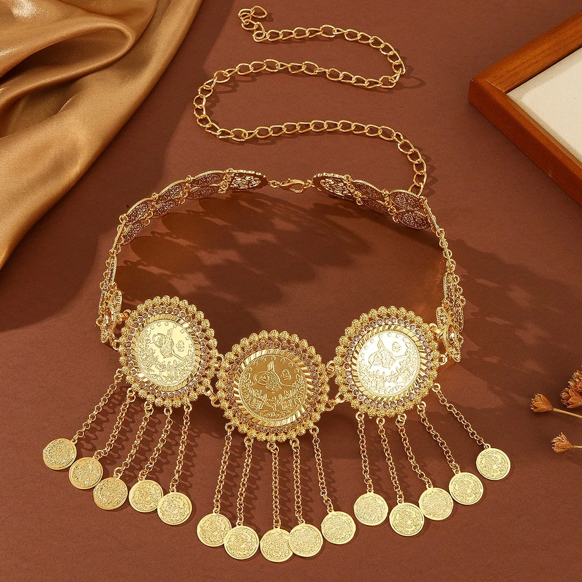 Elegante Cinturón de Boda Chapado en Oro con Borla de Monedas Talladas, Regalo Festivo, Accesorio de Joyería para Mujer