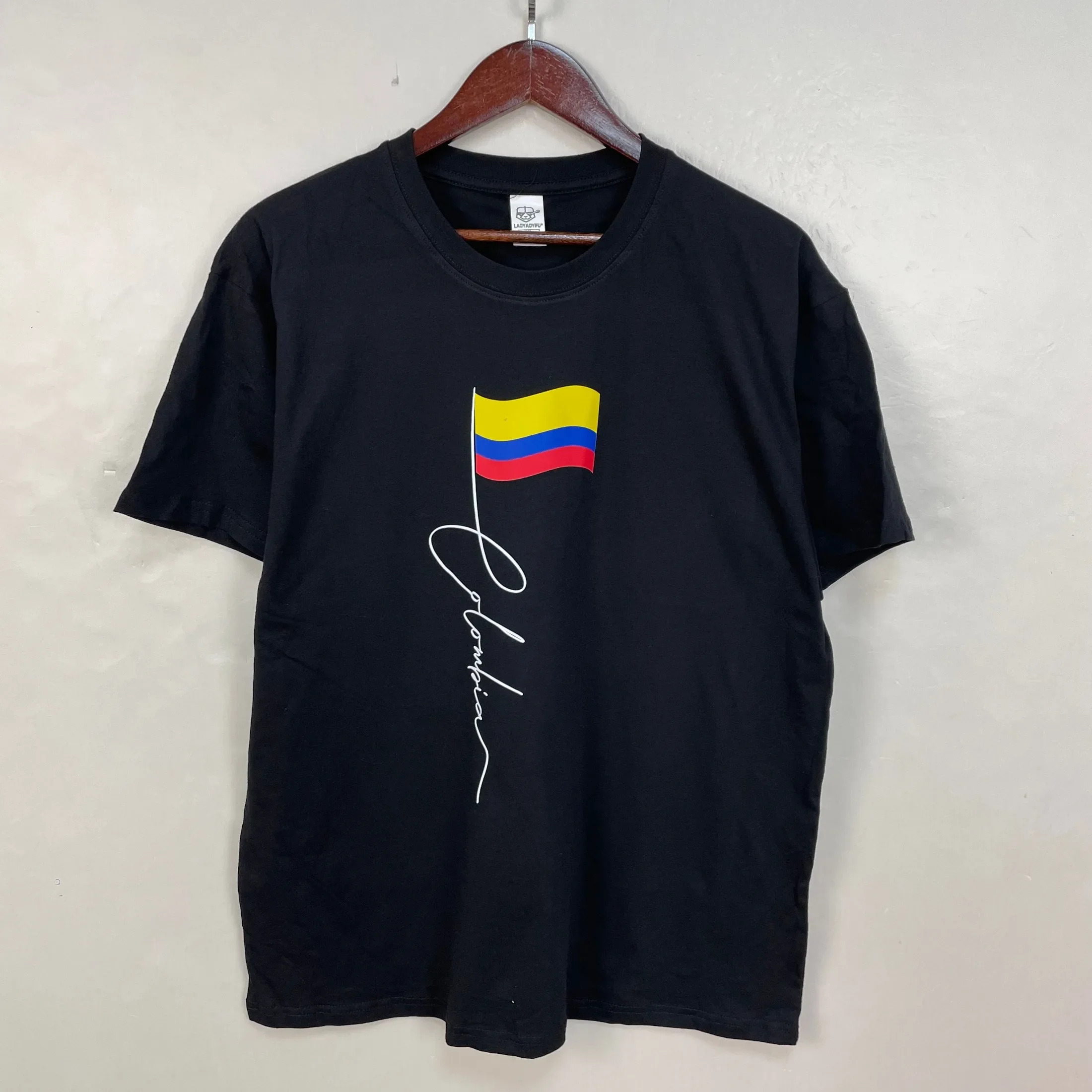 Colombia Signature Flag Pole T-Shirt Retro Flag Design Tshirt Men Women Casual Summer Daily Life Crewneck Cotton Short Sleeve
