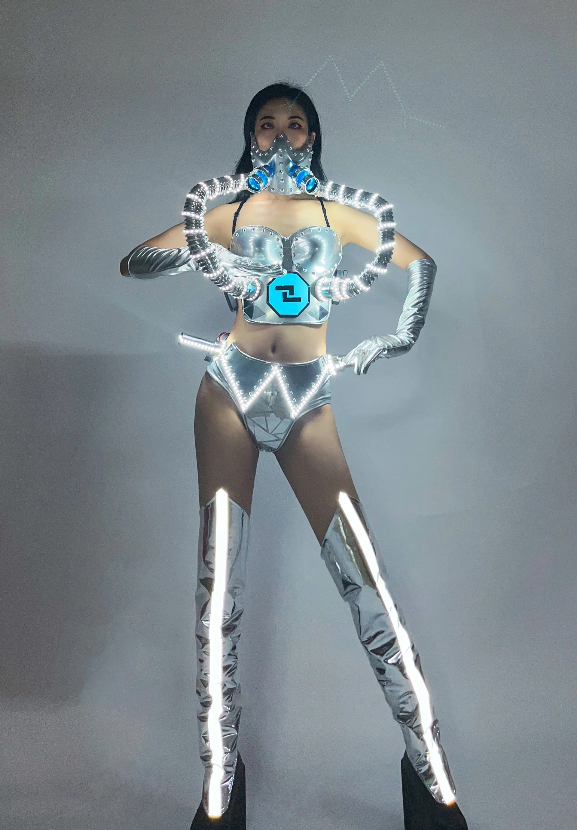 ชุดคอสเพลย์สำหรับงานเทศกาลดนตรีเรฟ ชุดเต้นโกโก้บนเวทีไนท์คลับล้ำสมัยพร้อมเทคโนโลยีไฟ LED