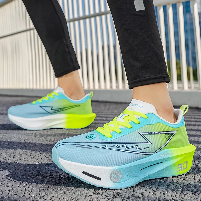 Lässige Sportschuhe, ultraleichte und atmungsaktive Outdoor-Wanderschuhe und Trainingsschuhe für das Trailrunning, vielseitig und modisch für Paare, bequem für den täglichen Gebrauch, ideal für Urlaubsreisen. – Detail 13