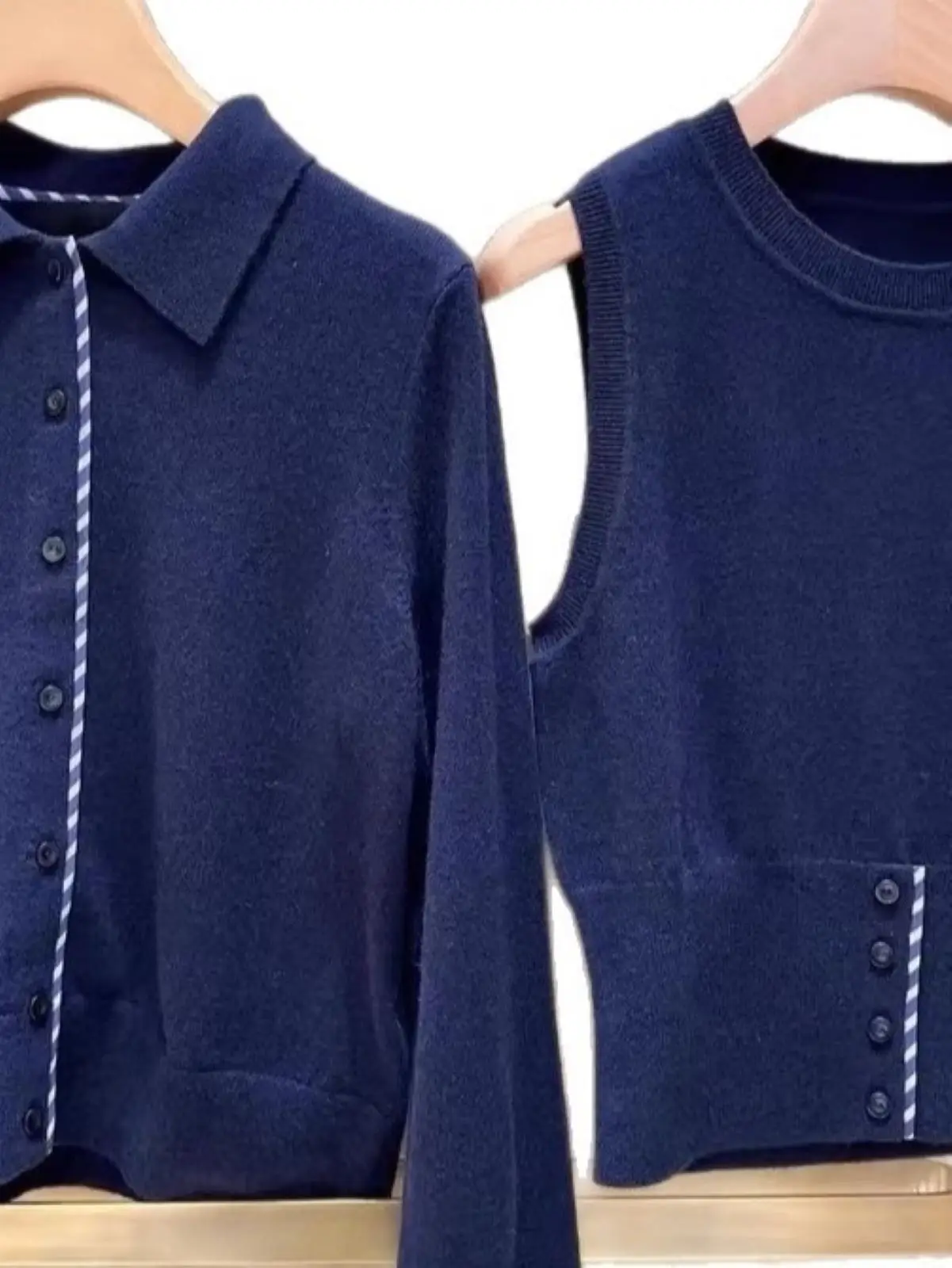

Spring/Summer Women Stripe Spliced Contrast Set Polo Neck Long Sleeve Single Breasted Knit Cardigan + O-Neck Sleeveless Vest